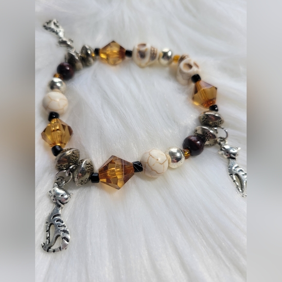 Handmade Krypt kitty beaded charm bracelet - Picture 3 of 3